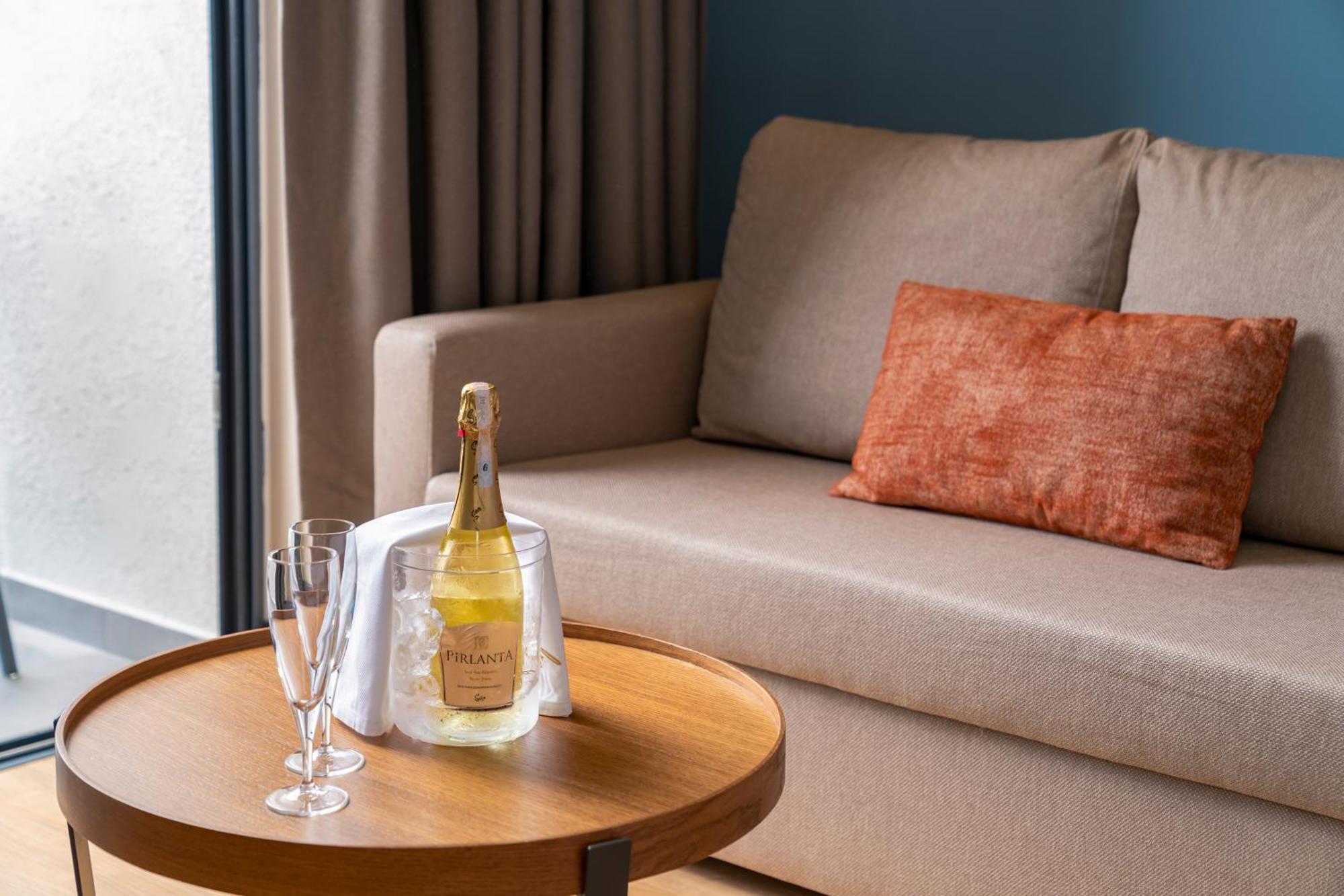 Hotel Sundia Exclusive By Liberty Fethiye Adults Only Exterior foto A bottle of champagne
